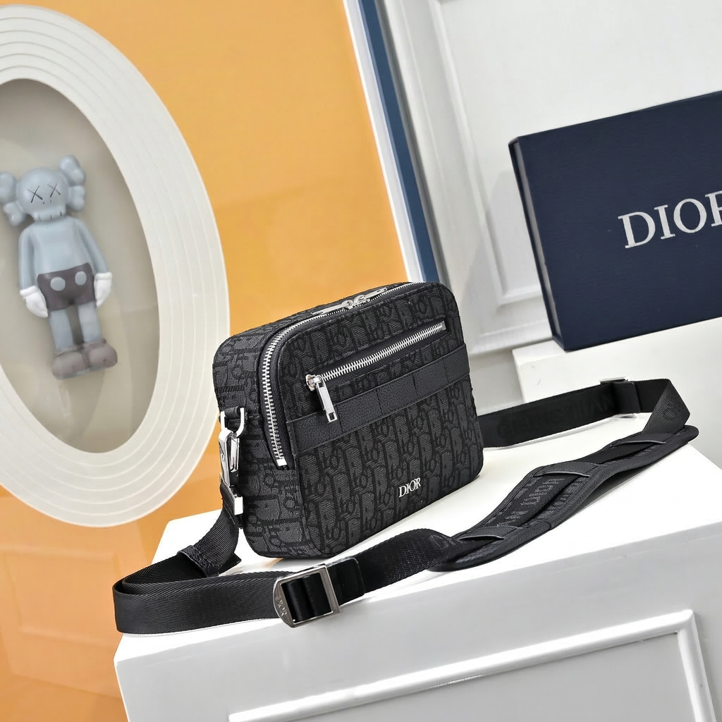 Elite Crossbody Bag – Black & Pearl White Small