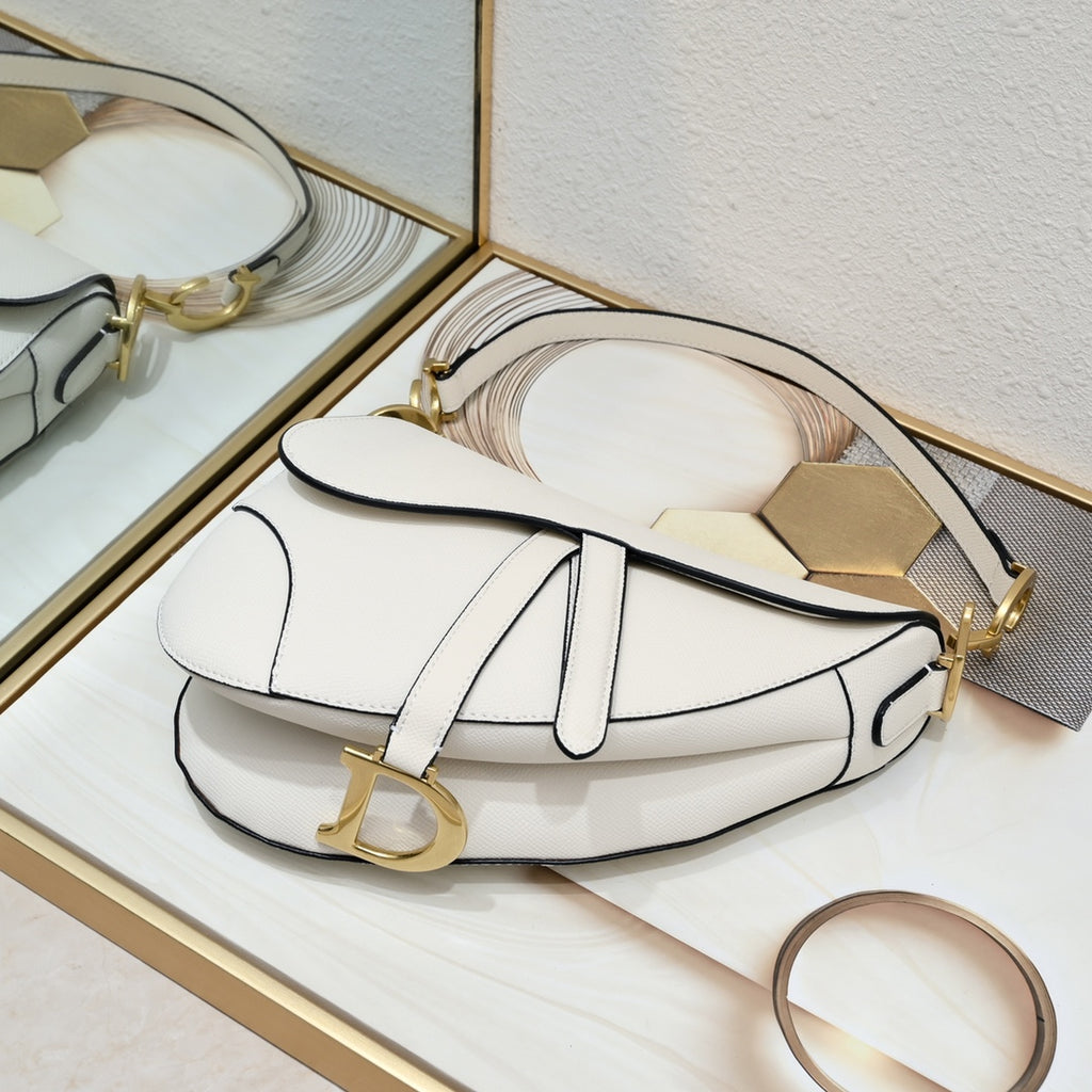 Elegant Saddle Shoulder Bag – Multiple Colors