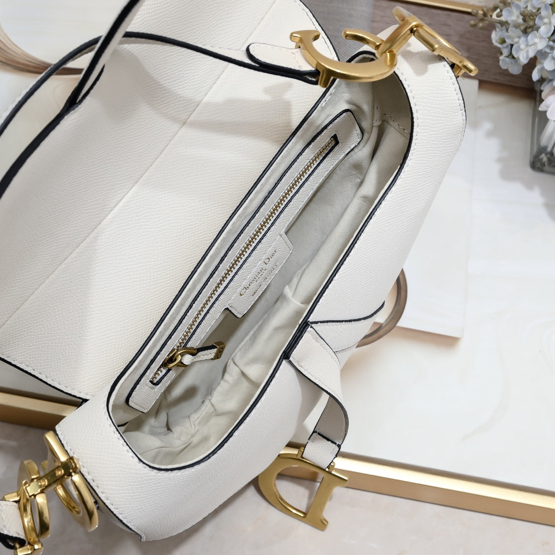 Elegant Saddle Shoulder Bag – Multiple Colors