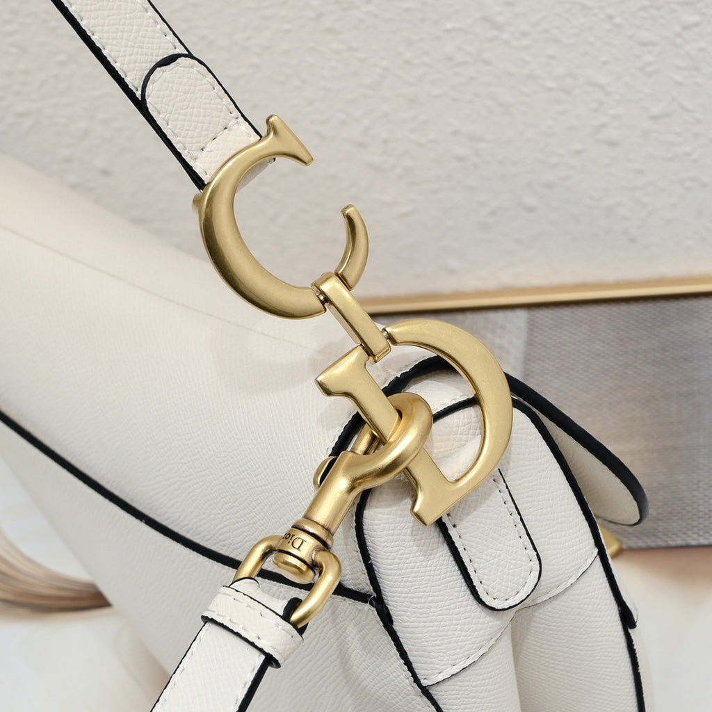 Elegant Saddle Shoulder Bag – Multiple Colors