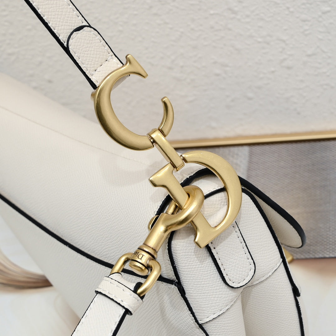 Elegant Saddle Shoulder Bag – Multiple Colors