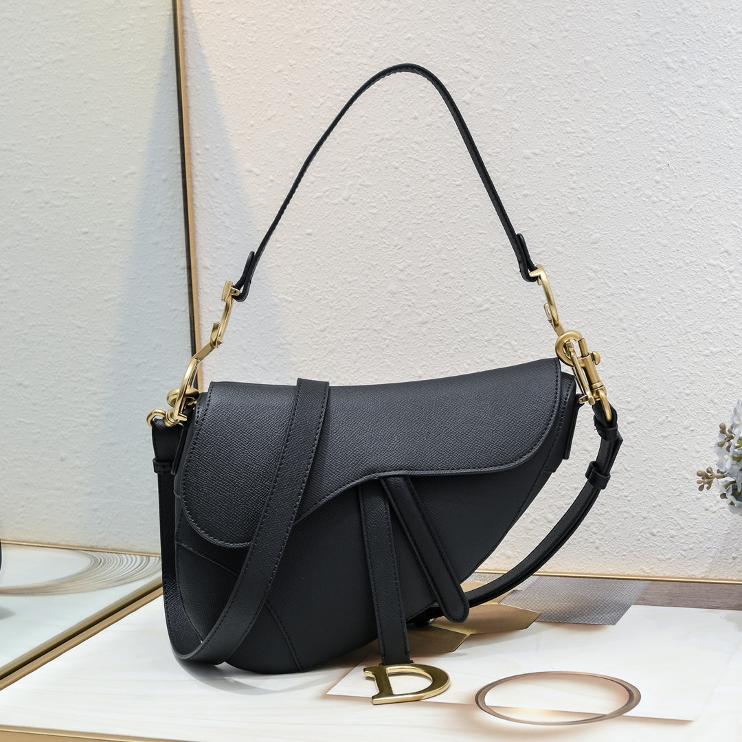 Elegant Saddle Shoulder Bag – Multiple Colors