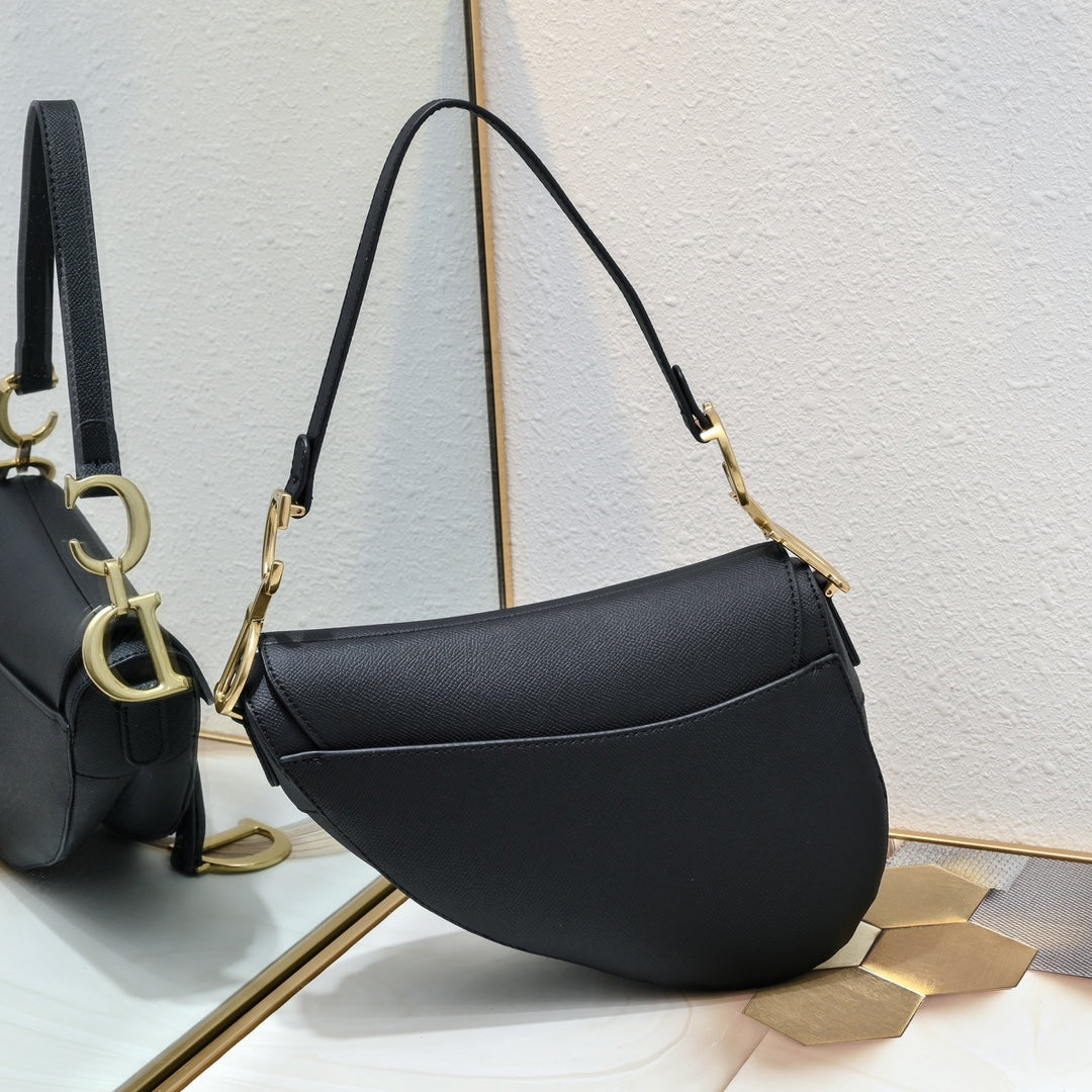 Elegant Saddle Shoulder Bag – Multiple Colors
