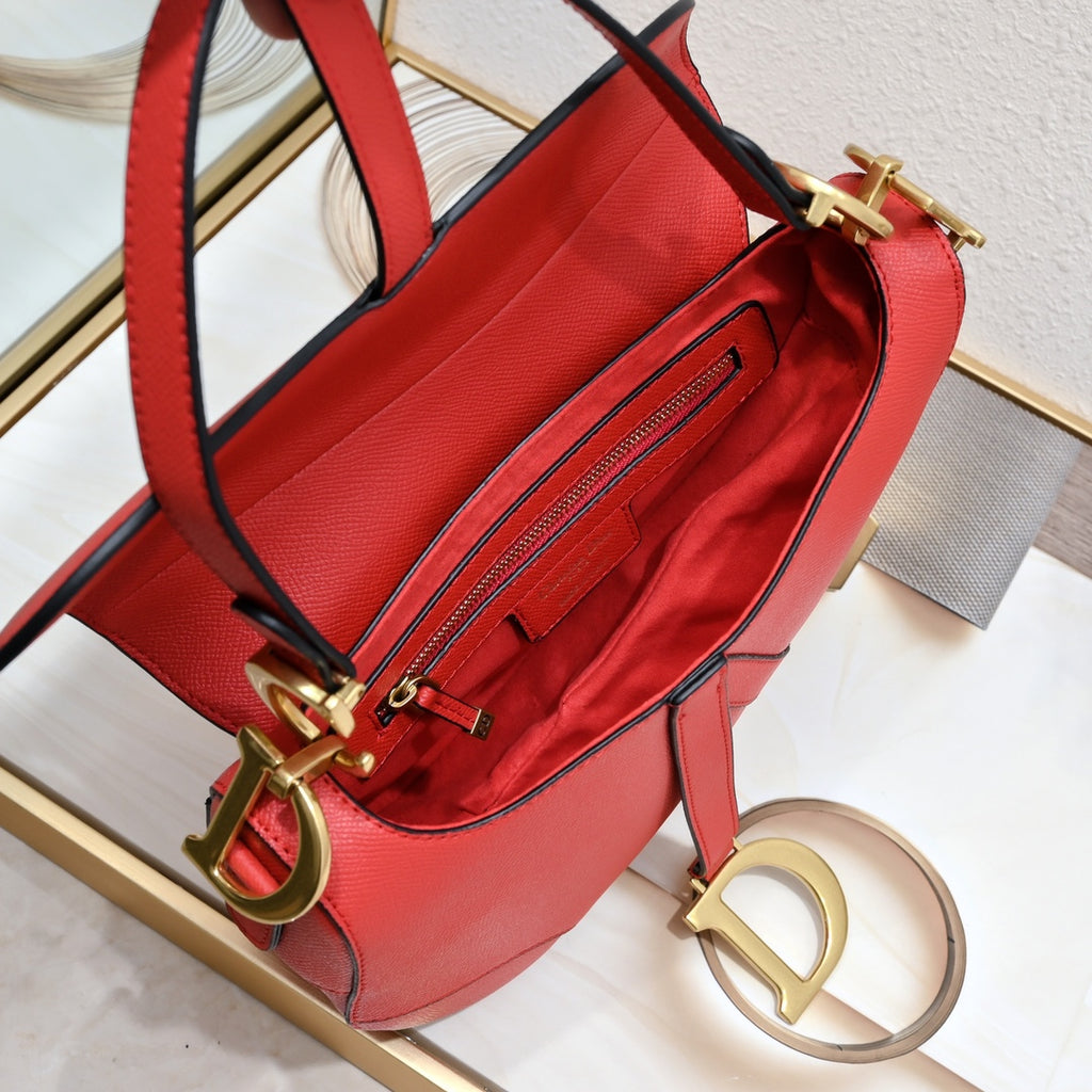 Elegant Saddle Shoulder Bag – Multiple Colors