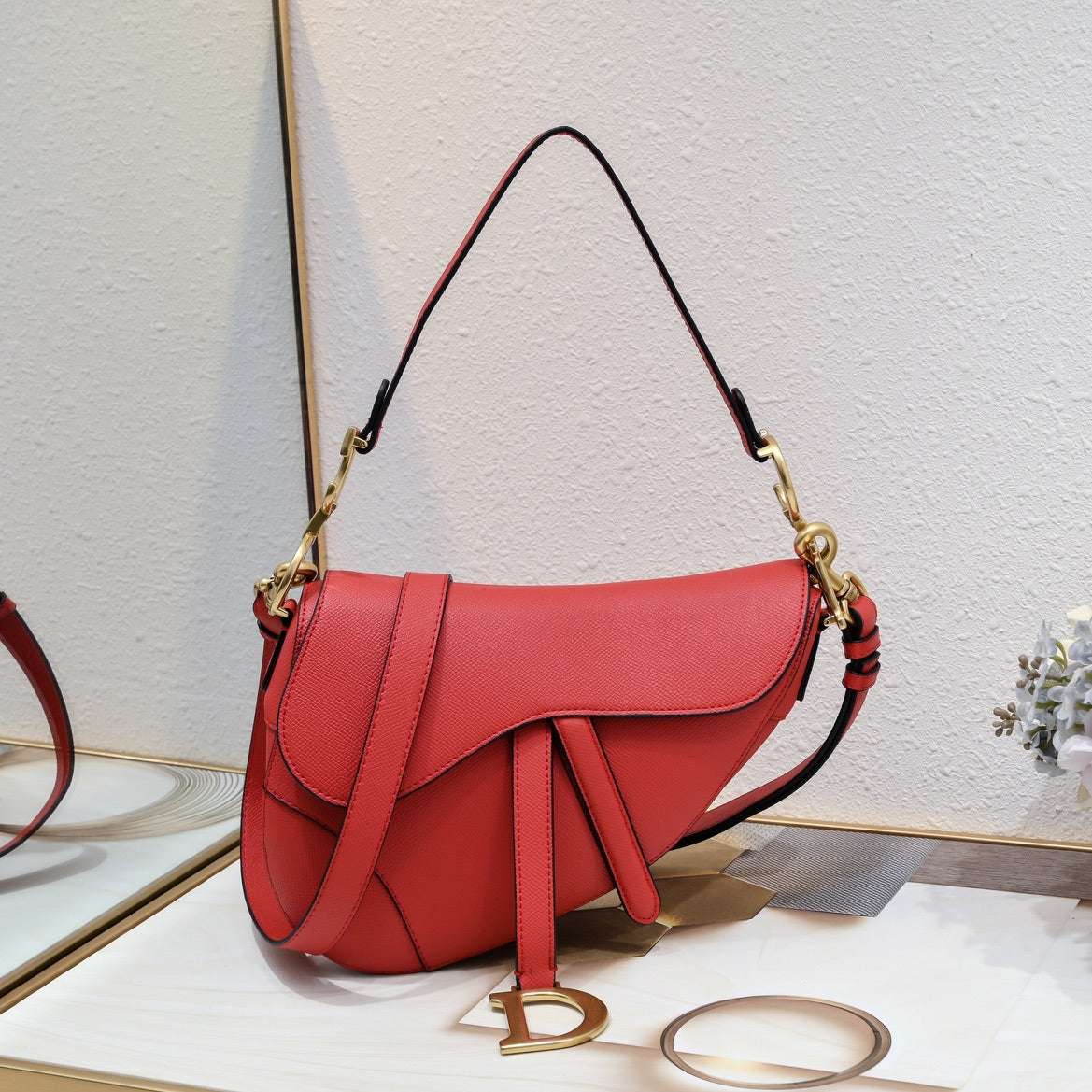 Elegant Saddle Shoulder Bag – Multiple Colors