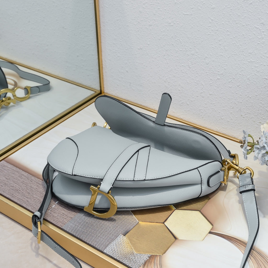 Elegant Saddle Shoulder Bag – Multiple Colors