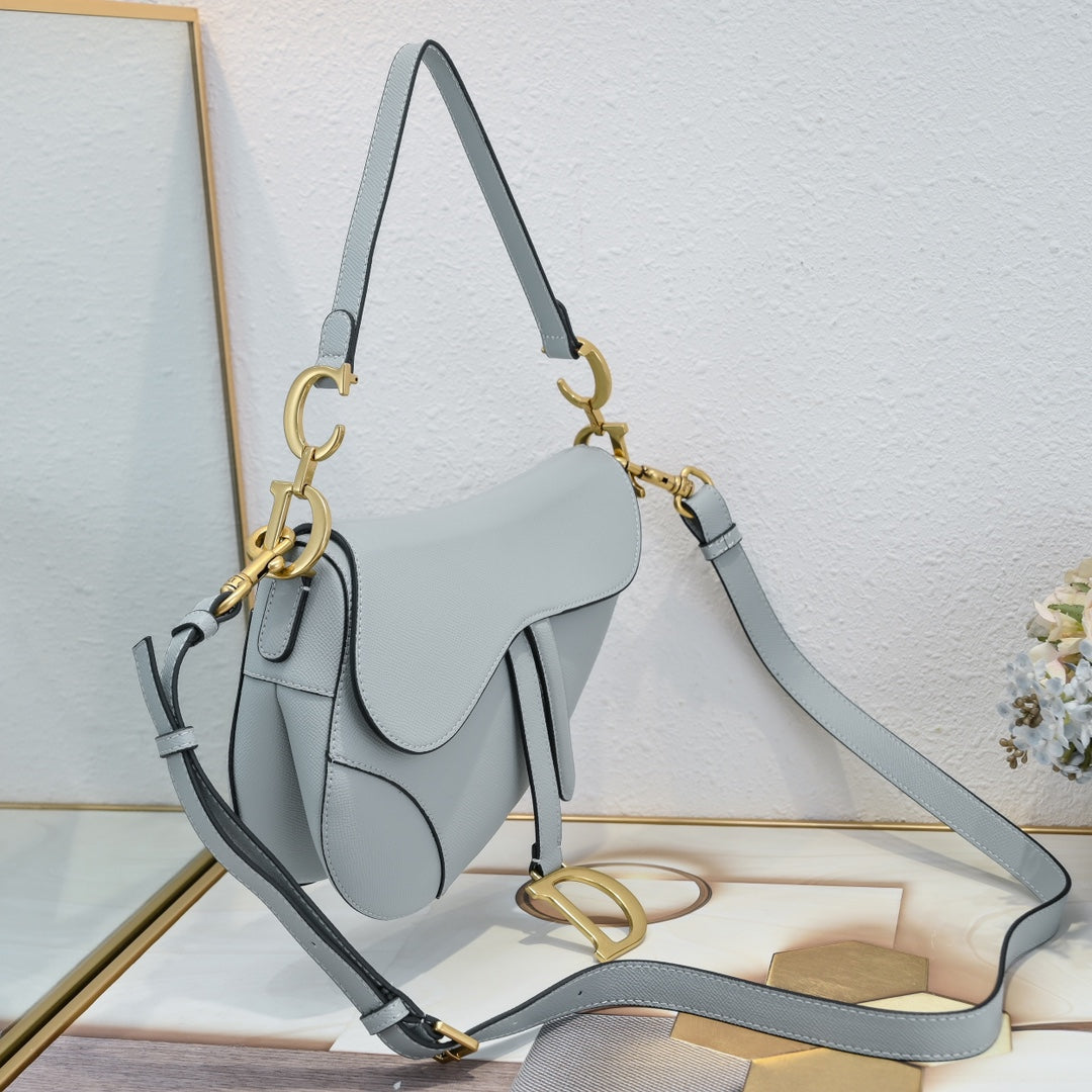 Elegant Saddle Shoulder Bag – Multiple Colors